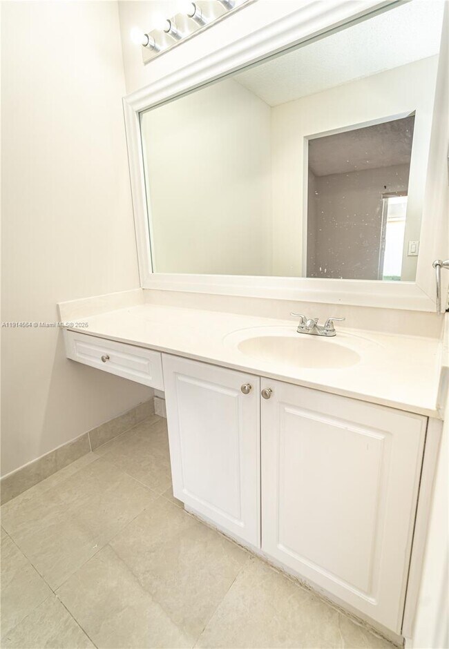 Building Photo - 1592 Salerno Cir