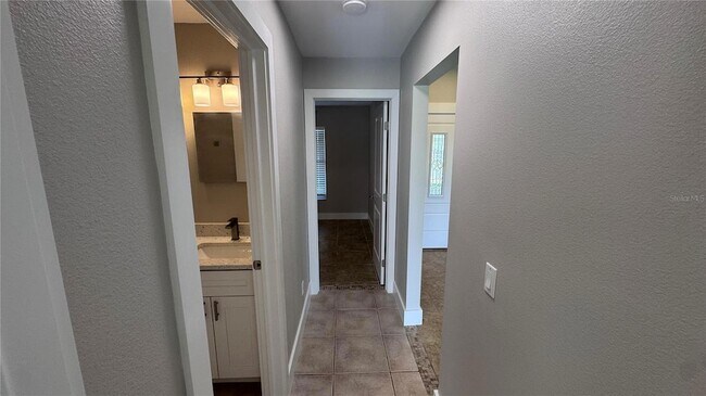 Building Photo - 11728 Shirburn Cir