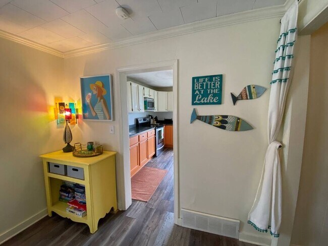 Building Photo - Charming 2BR Cottage on Lake in Niles