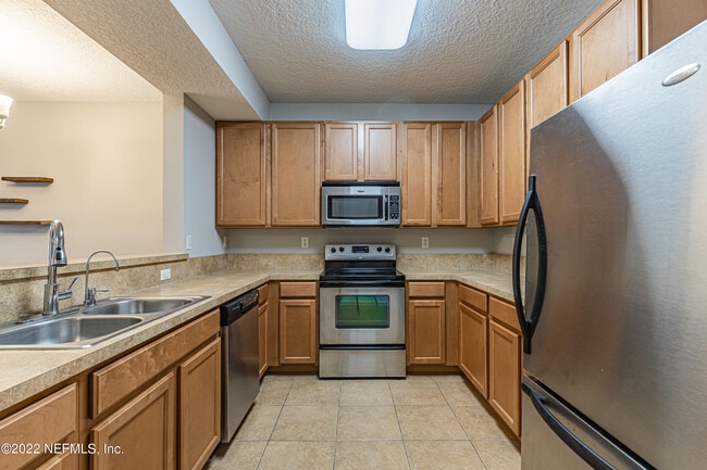 Building Photo - 2200 Marsh Hawk Ln