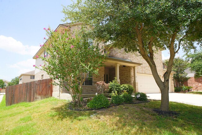 Building Photo - Spacious Home in Cibolo with 3 Car Garage! Realor Commission: $750