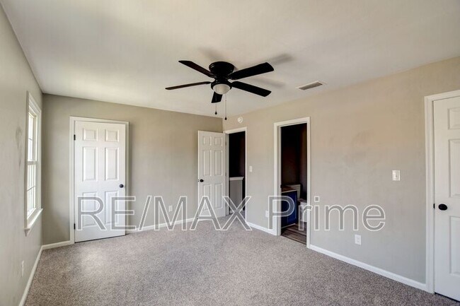 Building Photo - 5519 Baccalaureate Dr