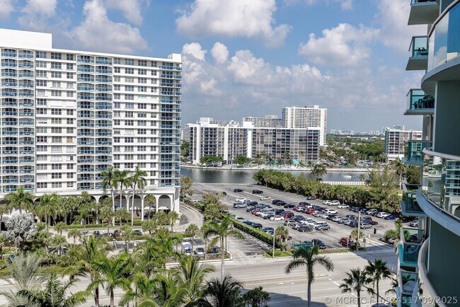 Building Photo - 3801 S Ocean Dr
