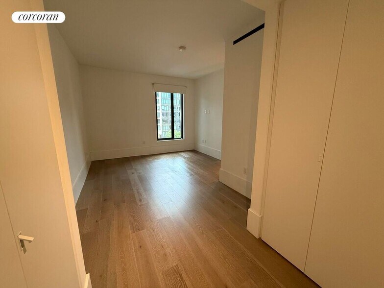 Building Photo - 429 Kent Ave