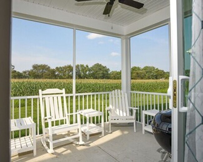 Building Photo - Yearly Rental in Bishop’s Landing – Furnis...