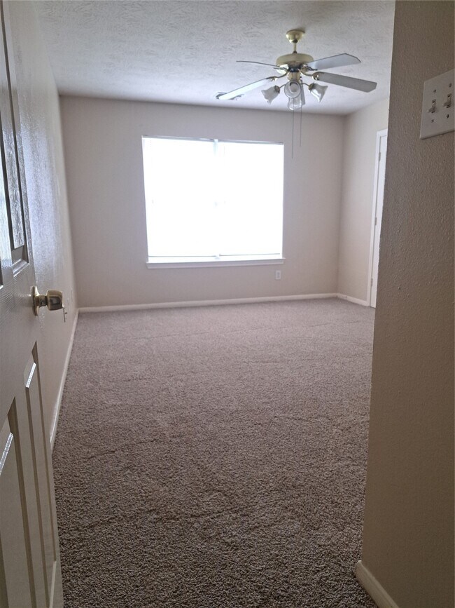 Building Photo - 26815 Cypresswood Dr