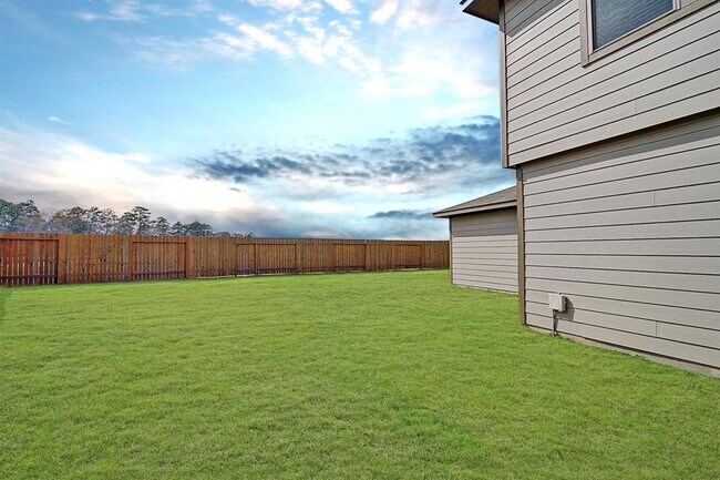 Building Photo - 14027 Grover Crk Dr