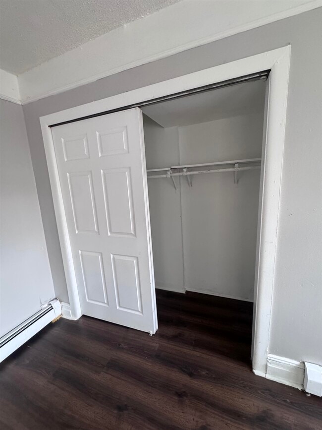 Building Photo - 649 Mt Prospect Ave