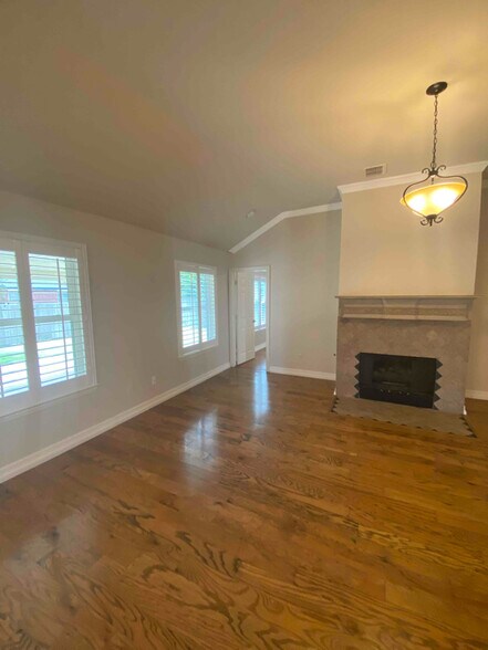 Building Photo - 1630 Cedar Elm Dr