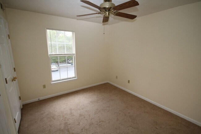 Building Photo - 1002 Jessicas Ct