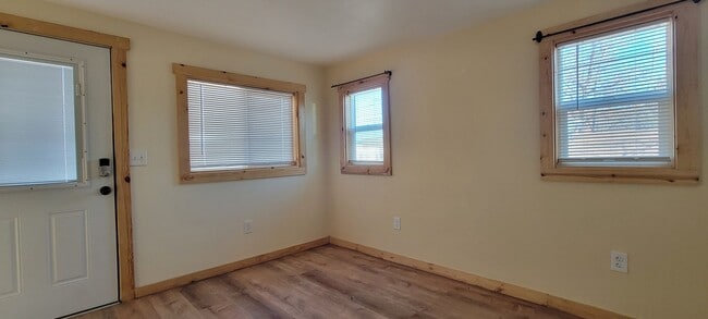 Building Photo - 1 Bedroom Home Near Downtown Florence