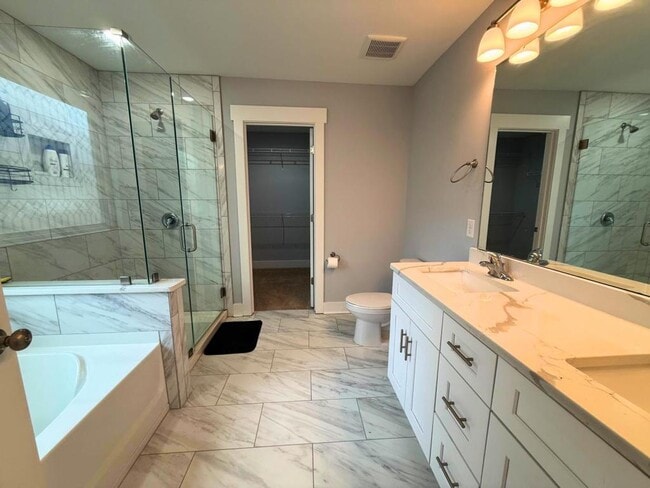 Building Photo - 6810 City View Dr