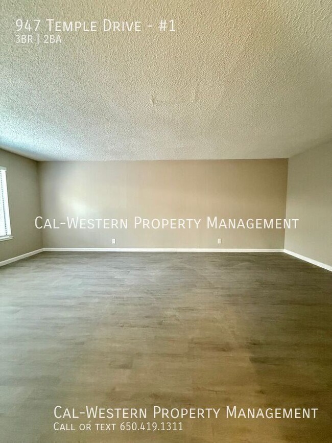 Building Photo - 947 Temple Dr