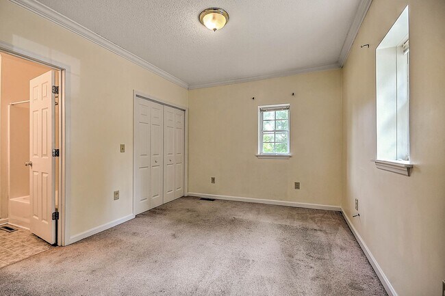 Building Photo - 1801 Indian Ridge Rd