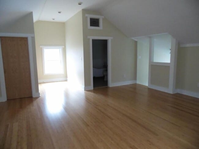 Building Photo - 115 Cragmont Rd