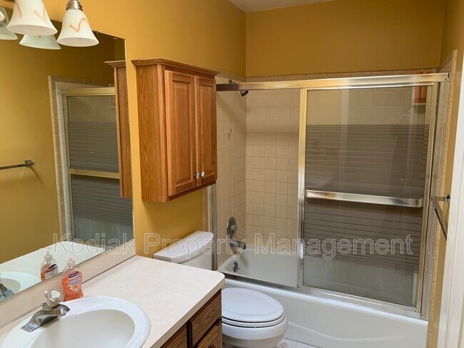 Building Photo - 1737 E 2800 N