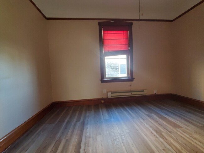 Building Photo - 4229 W Walton St
