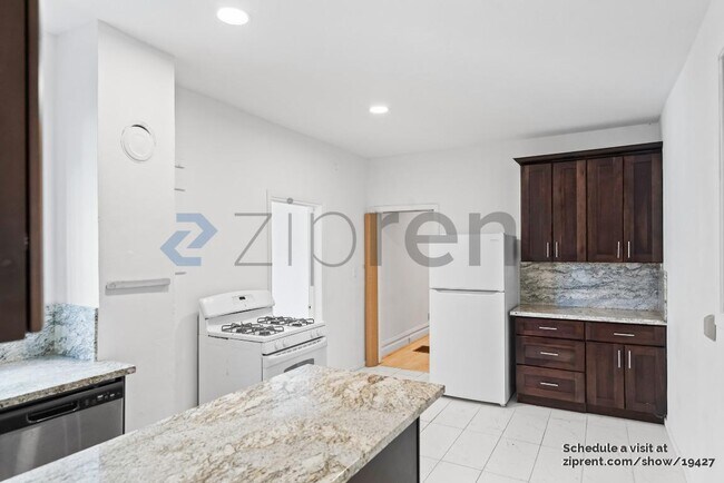 Building Photo - 39a Cook St