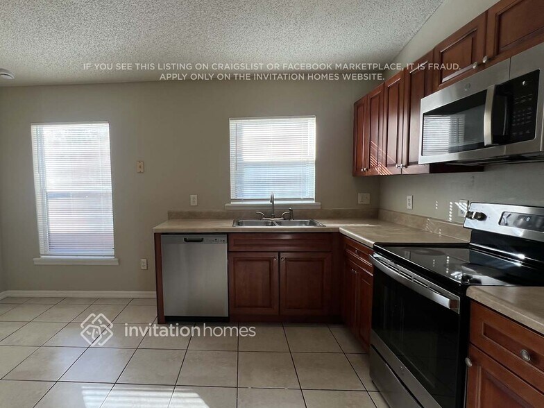 Building Photo - 1113 Winding Water Way