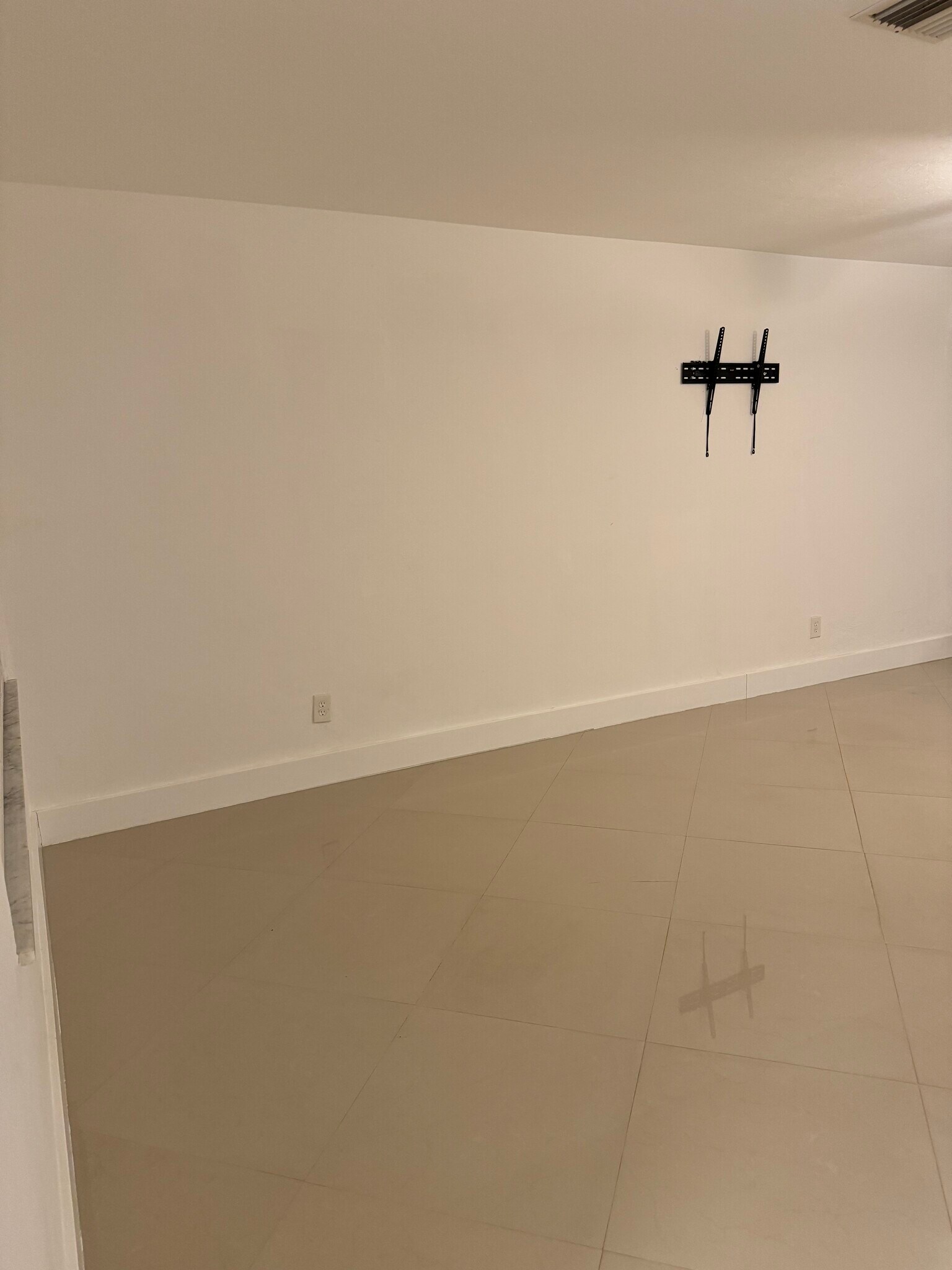 Building Photo - 5204 Coronado Pky