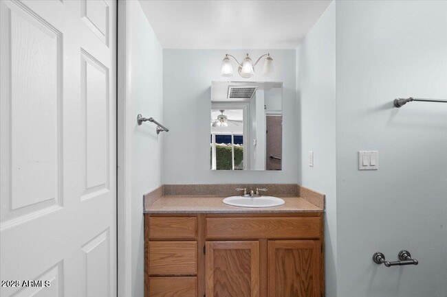 Building Photo - 5345 E Crocus Dr