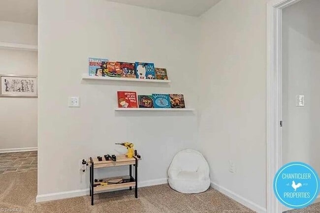 Building Photo - 1915 Puffin Dr