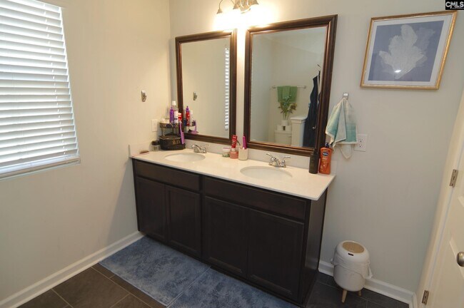 Building Photo - 626 Wooster Dr