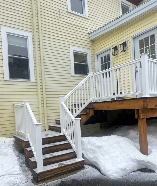 Building Photo - 148 W Foster St