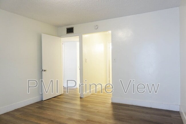 Building Photo - 505 NW 72nd Ave