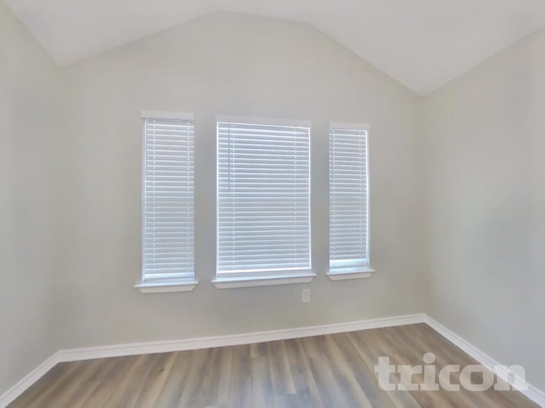 Building Photo - 2000 Natchez Dr