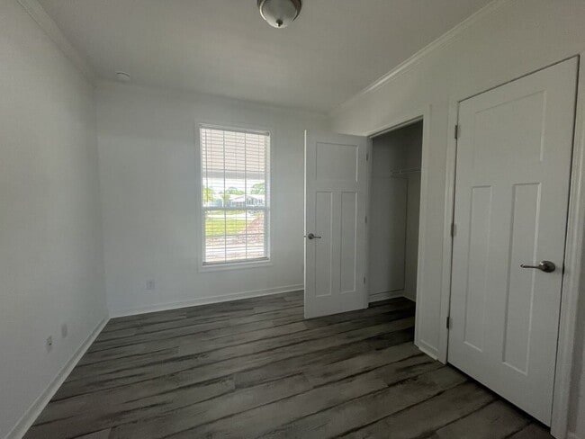 Building Photo - 245 Bimini Cay Cir