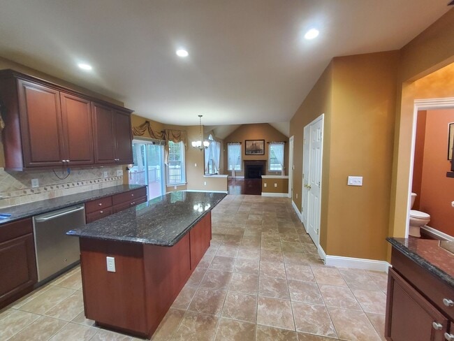 Building Photo - Beautiful, large home with finished baseme...