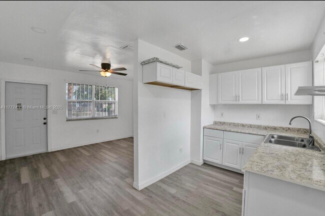 Building Photo - 3056 NW 78th St