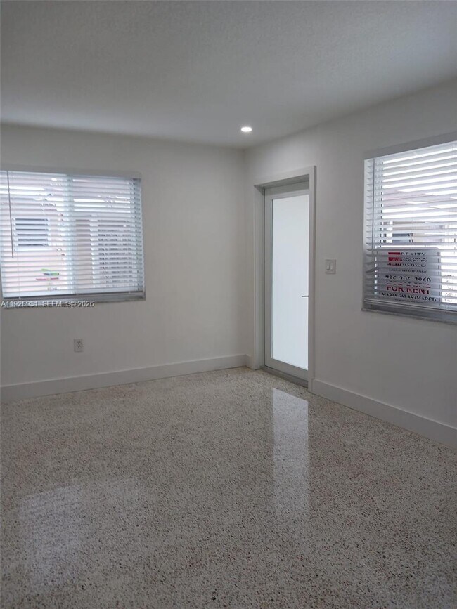 Building Photo - 9228 SW 37th St