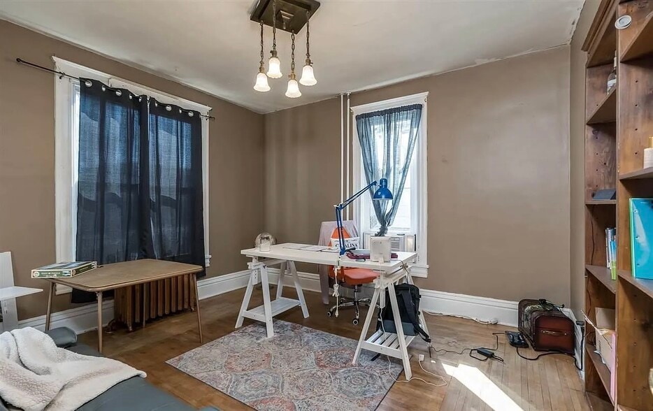 Bedroom 1 - 220 State St