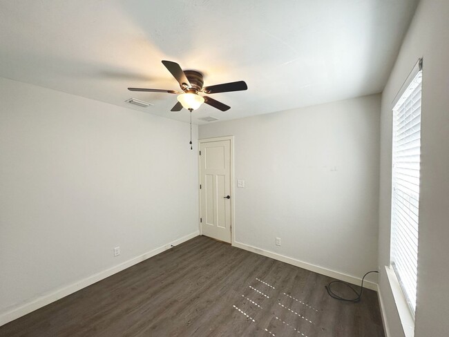 Building Photo - Carver's Corner - 4 Bedroom, 2 Bathroom Ho...