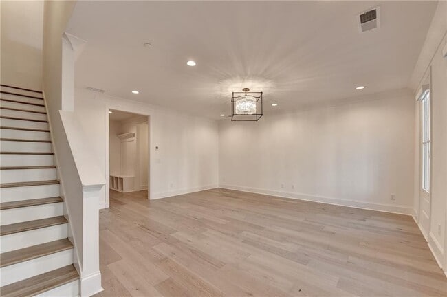 Building Photo - 435 Mayfair Ct