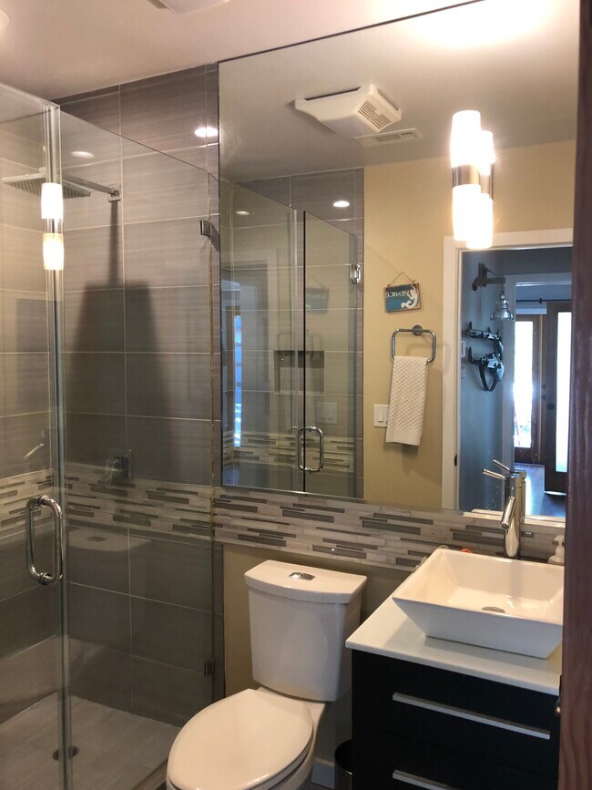 Building Photo - 1103 Harrison Ave