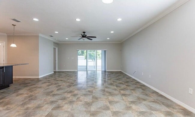 Building Photo - 943 Revere Ave