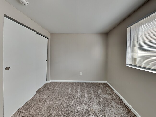 Building Photo - Lantern Square Apartments-A3