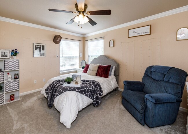 Building Photo - 3615 Oak Meadow Dr