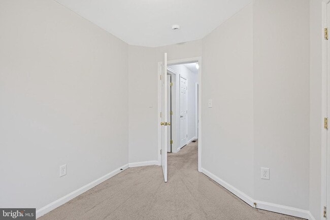 Building Photo - 9473 Clocktower Ln