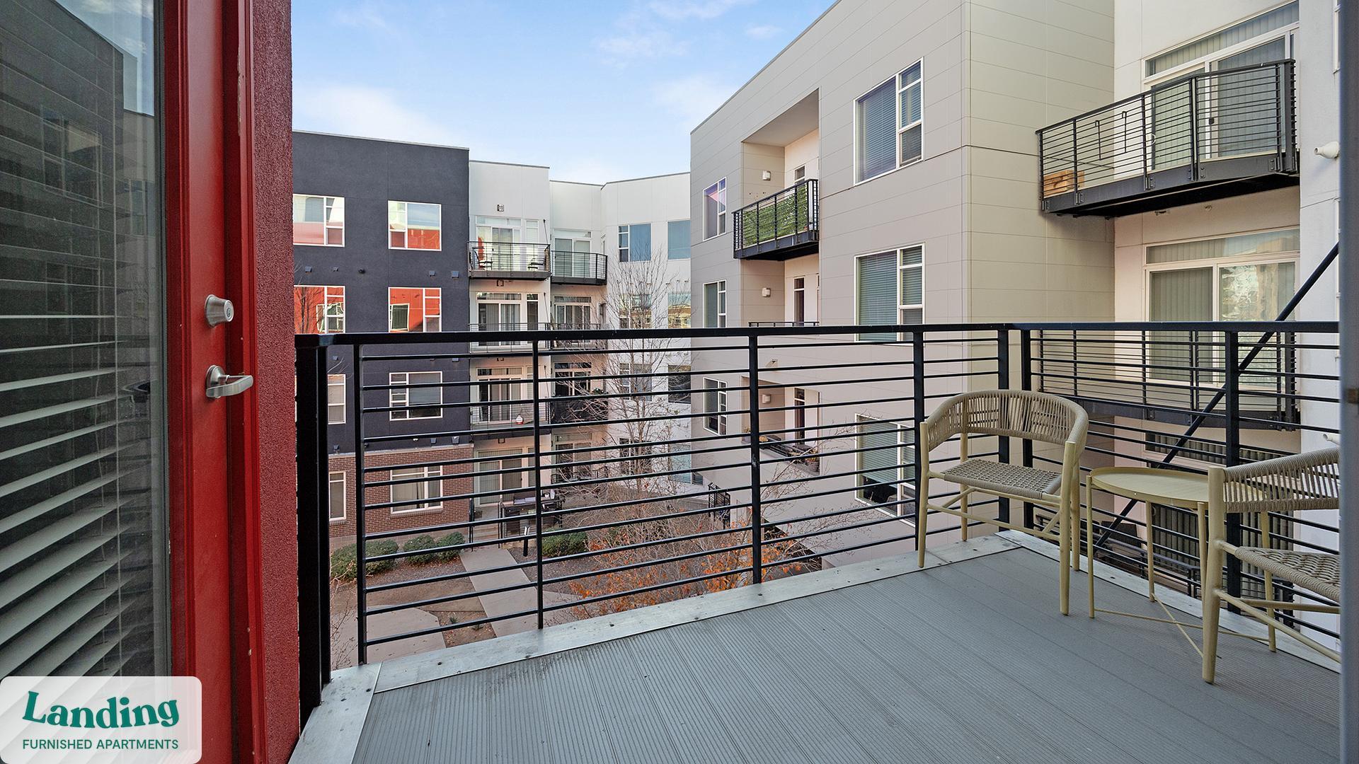 Building Photo - 1000 S Broadway