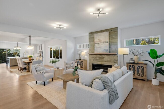 Building Photo - Modern Farmhouse Luxury in Coveted Matthews Beach Available NOW!