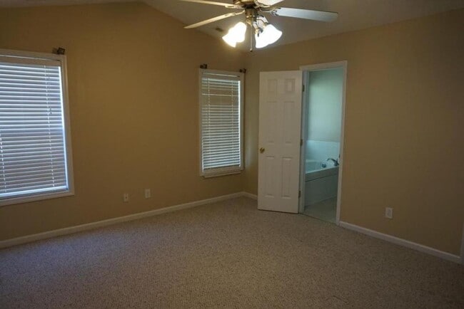 Building Photo - FOR RENT - 4 bedrooms!!! Very nice and spacious!!