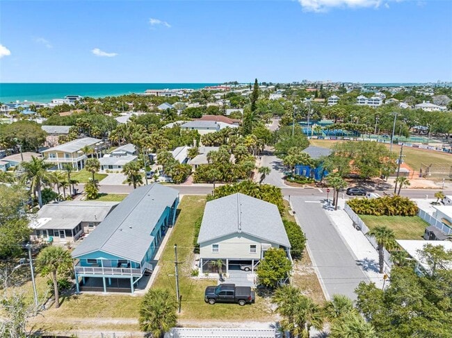 Building Photo - 115 15th Ave