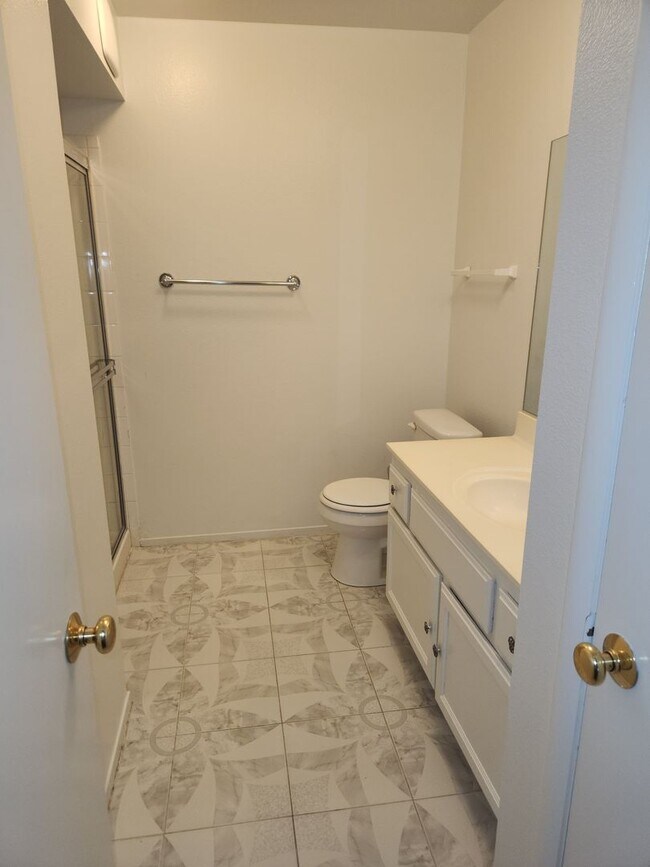 Building Photo - Single-Story 2 Bed, 2 Bath with 2-Car Garage in Gate Community