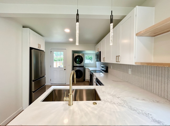 Building Photo - West Seattle/Pigeon Point Home