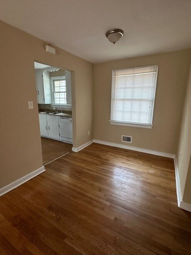 Building Photo - 106 Bethune Dr