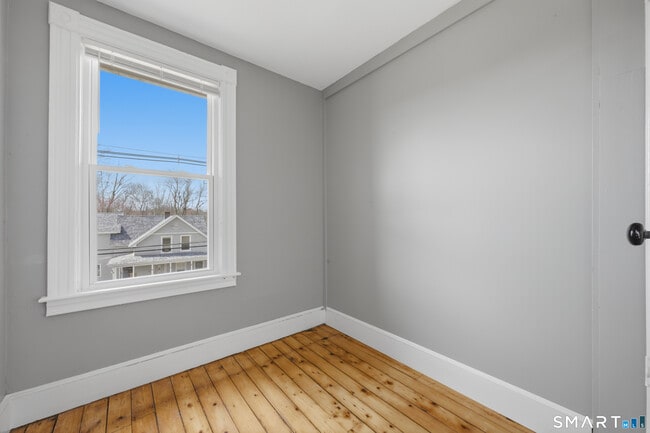 Building Photo - 43 Dunham St